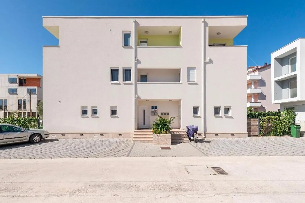 Narancin Apartments Trogir Guest house